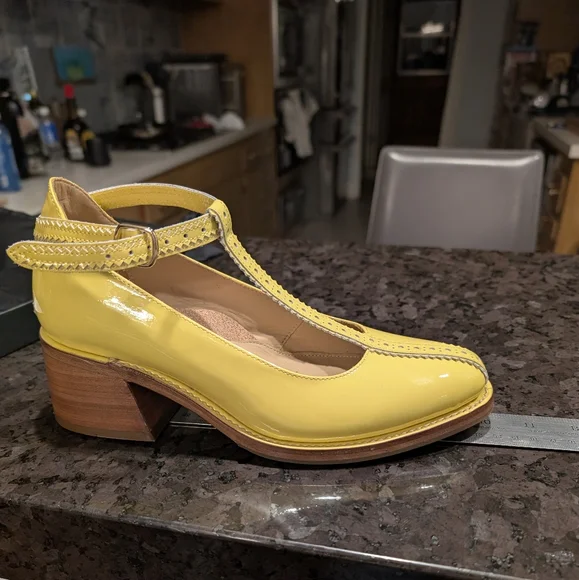 NWOT Yellow T-Strap The Office Of Angela Scott Heels Dustbag Included No Box - Picture 6 of 10